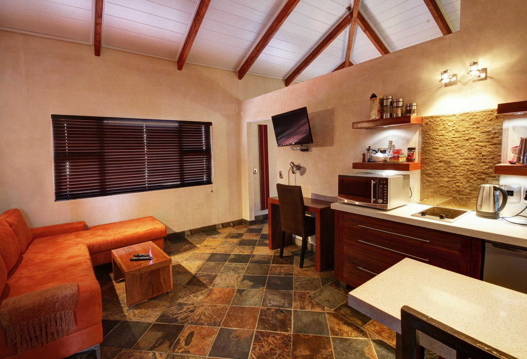 Hartmann Suites Serviced Self-Catering Apartments Windhoek Ngoại thất bức ảnh